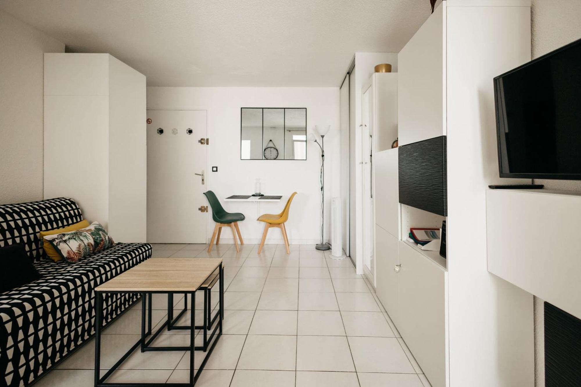 Cosy T1, A 10 Minutes A Pieds Des Plages Fréjus Kültér fotó