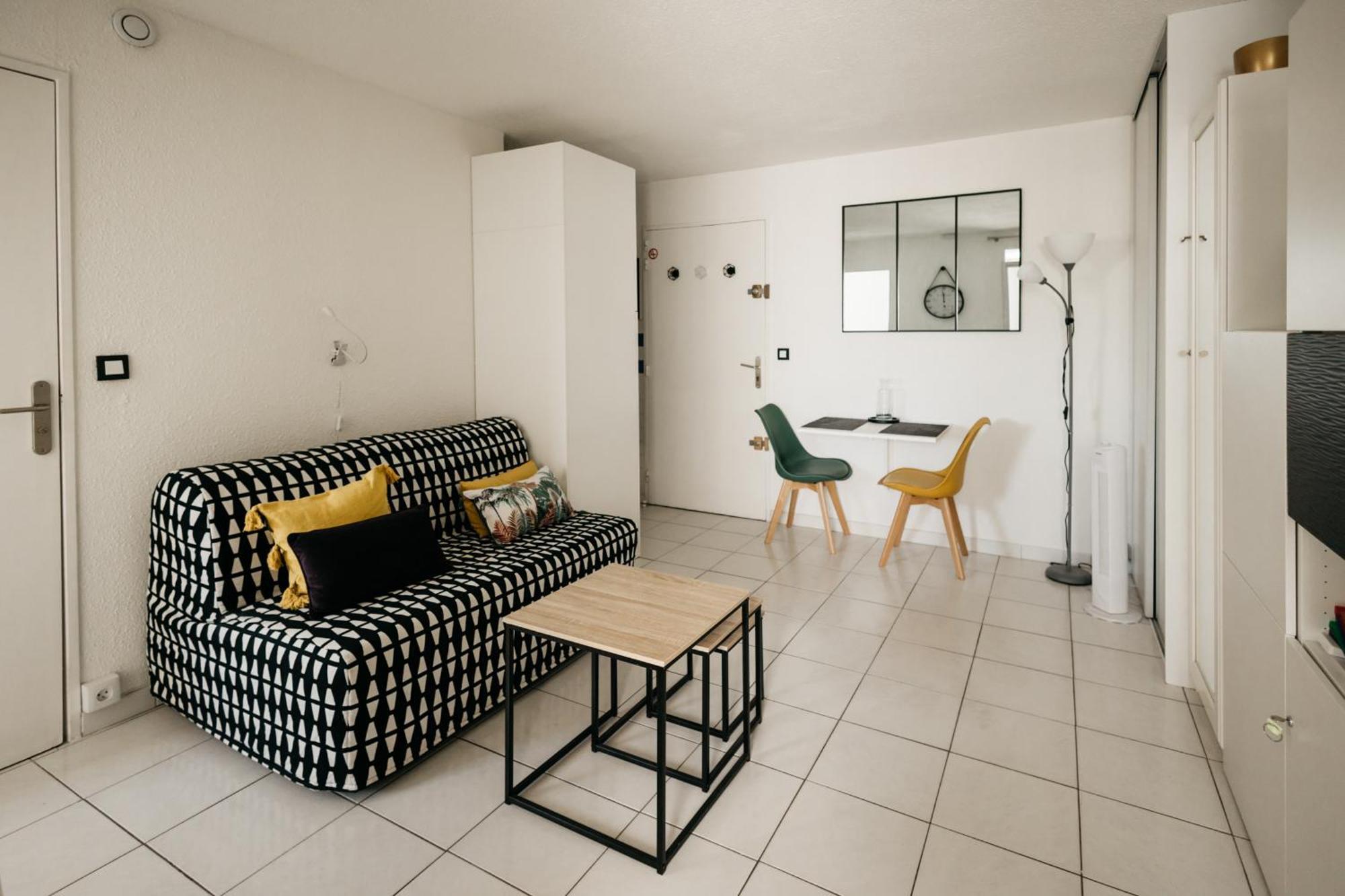 Cosy T1, A 10 Minutes A Pieds Des Plages Fréjus Kültér fotó